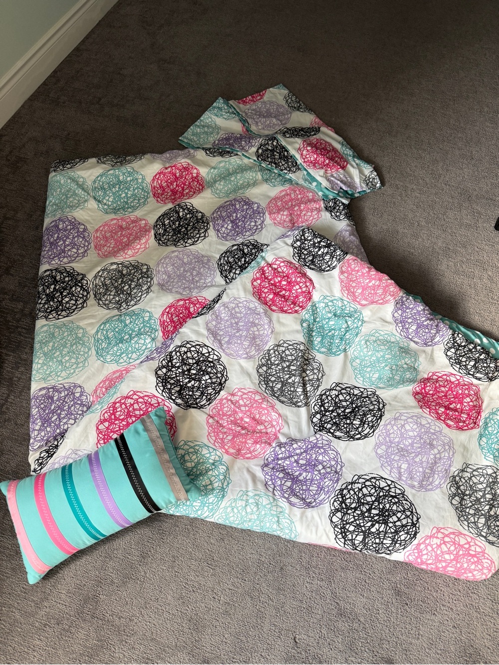 Colorful Scribble Dot Queen Comforter Set - reversible